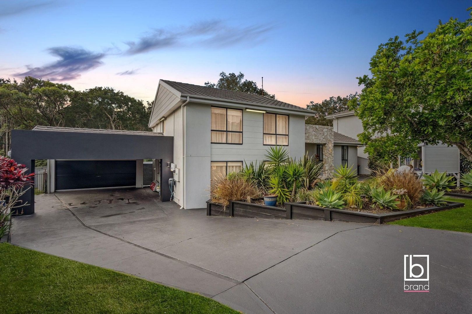 4 bedrooms House in 5 Geraldton Close NORAH HEAD NSW, 2263