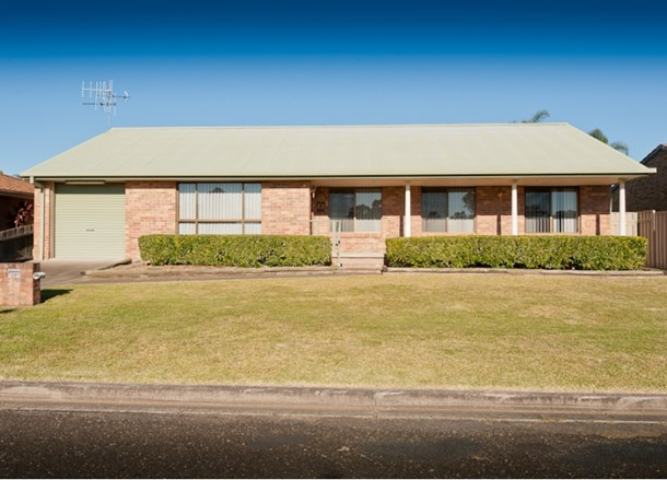 17 Rosewood Crescent, Taree NSW 2430