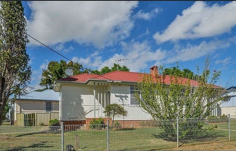 1 bedrooms Apartment / Unit / Flat in 12 Thompson Crescent TAMWORTH NSW, 2340