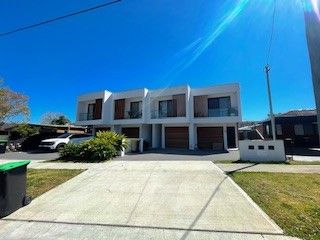 2 bedrooms Semi-Detached in 2/14 Dredge Avenue MOOREBANK NSW, 2170