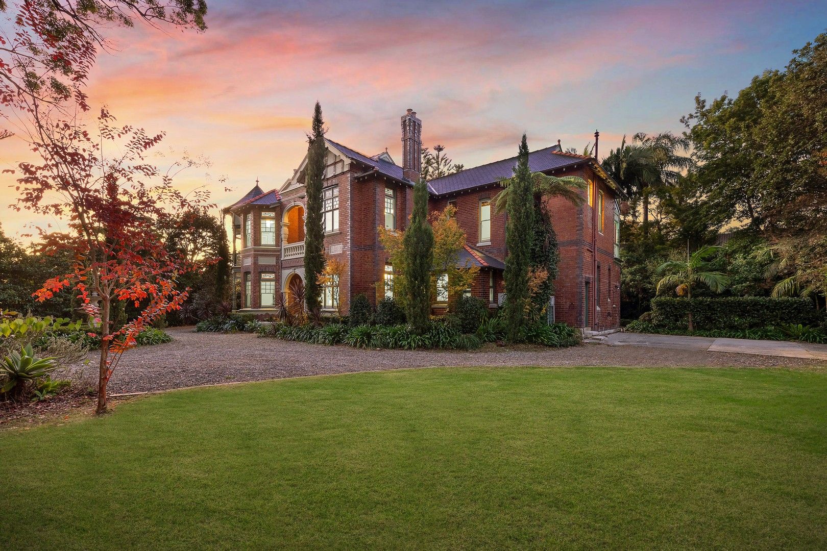 5 bedrooms House in 69 Braeside Street WAHROONGA NSW, 2076