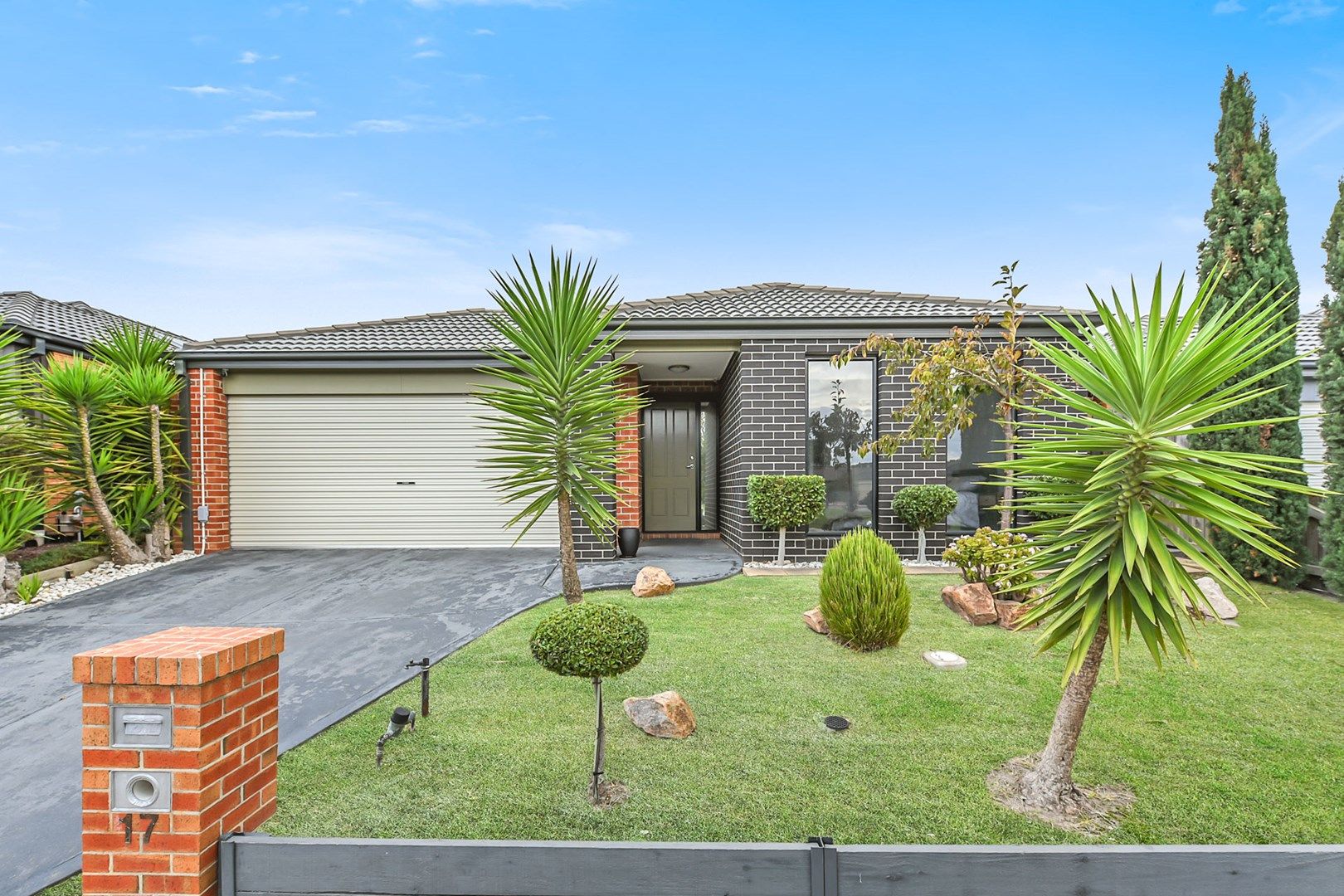 17 Rankin Close, Lynbrook VIC 3975, Image 0