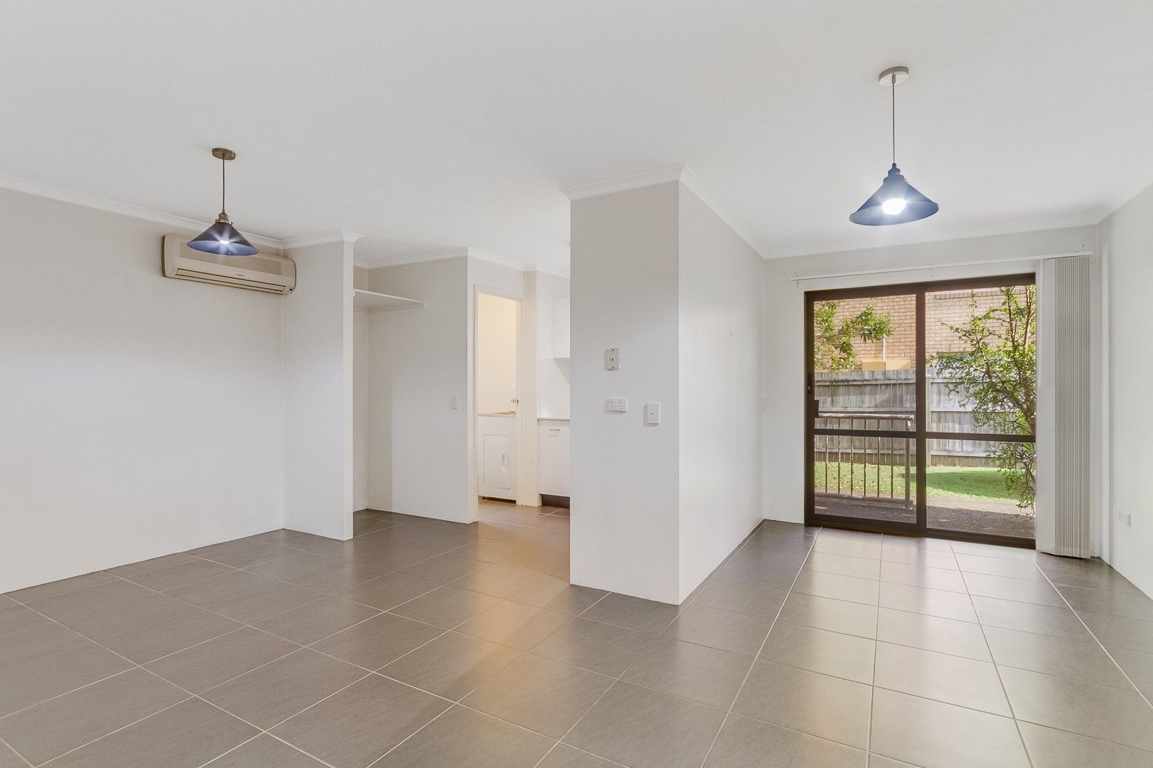2 bedrooms Apartment / Unit / Flat in 2/44 Coolangatta Road COOLANGATTA QLD, 4225