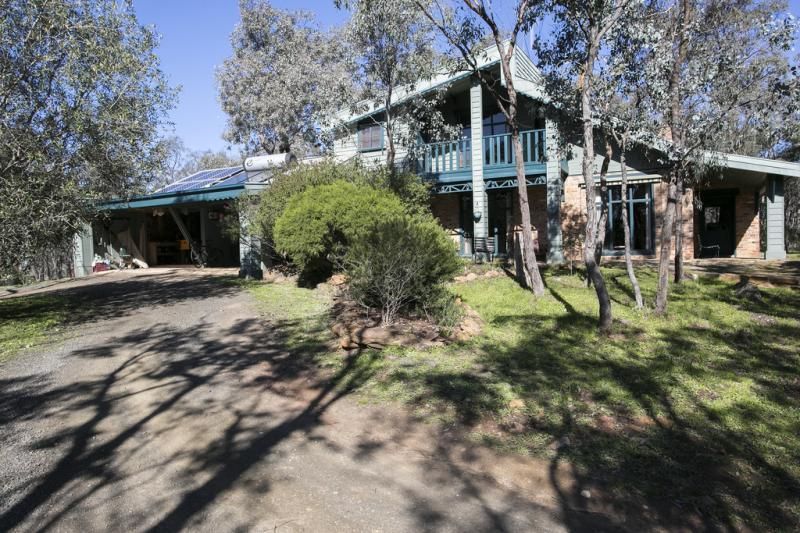 105 James Cook Drive, EMU CREEK VIC 3551, Image 2