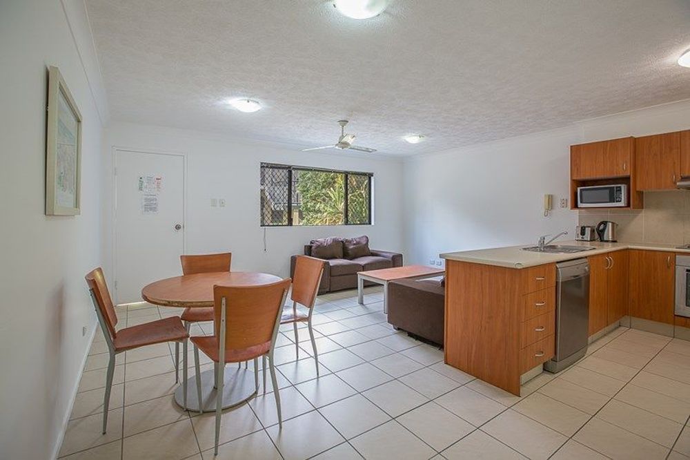 1 bedrooms Apartment / Unit / Flat in  LABRADOR QLD, 4215