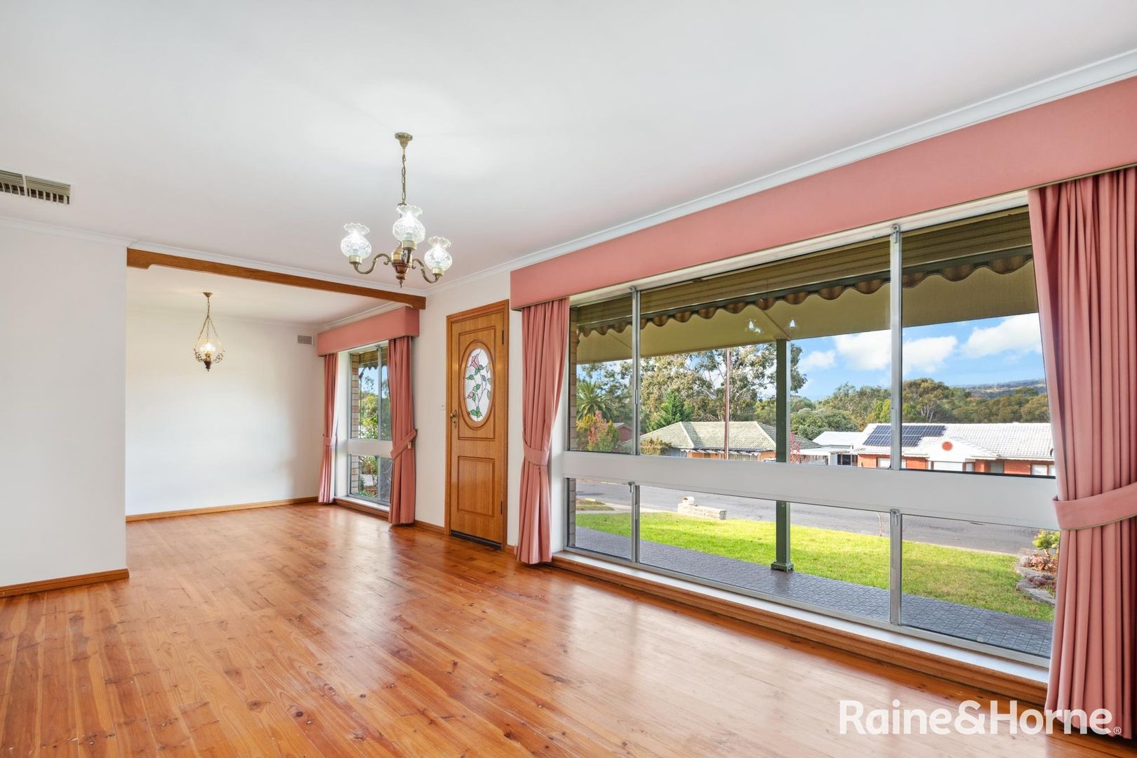 9 Madeira Drive, Morphett Vale SA 5162, Image 2