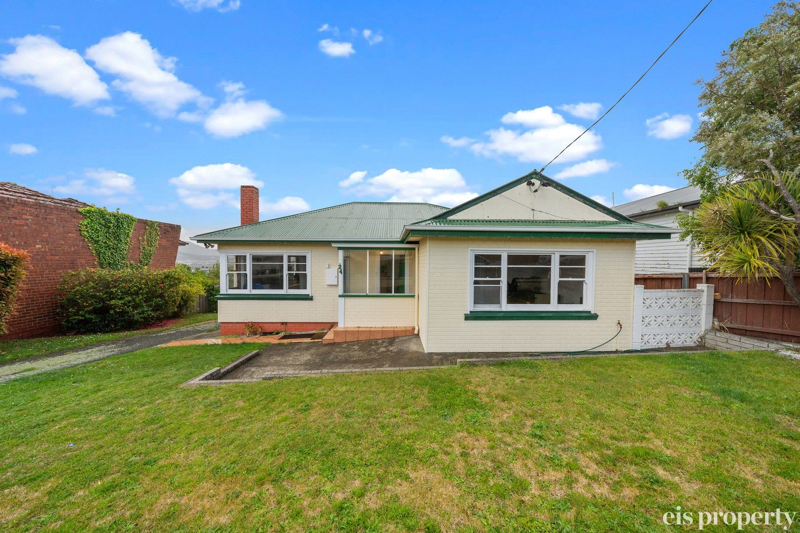 3 bedrooms House in 24 Eighth Avenue WEST MOONAH TAS, 7009