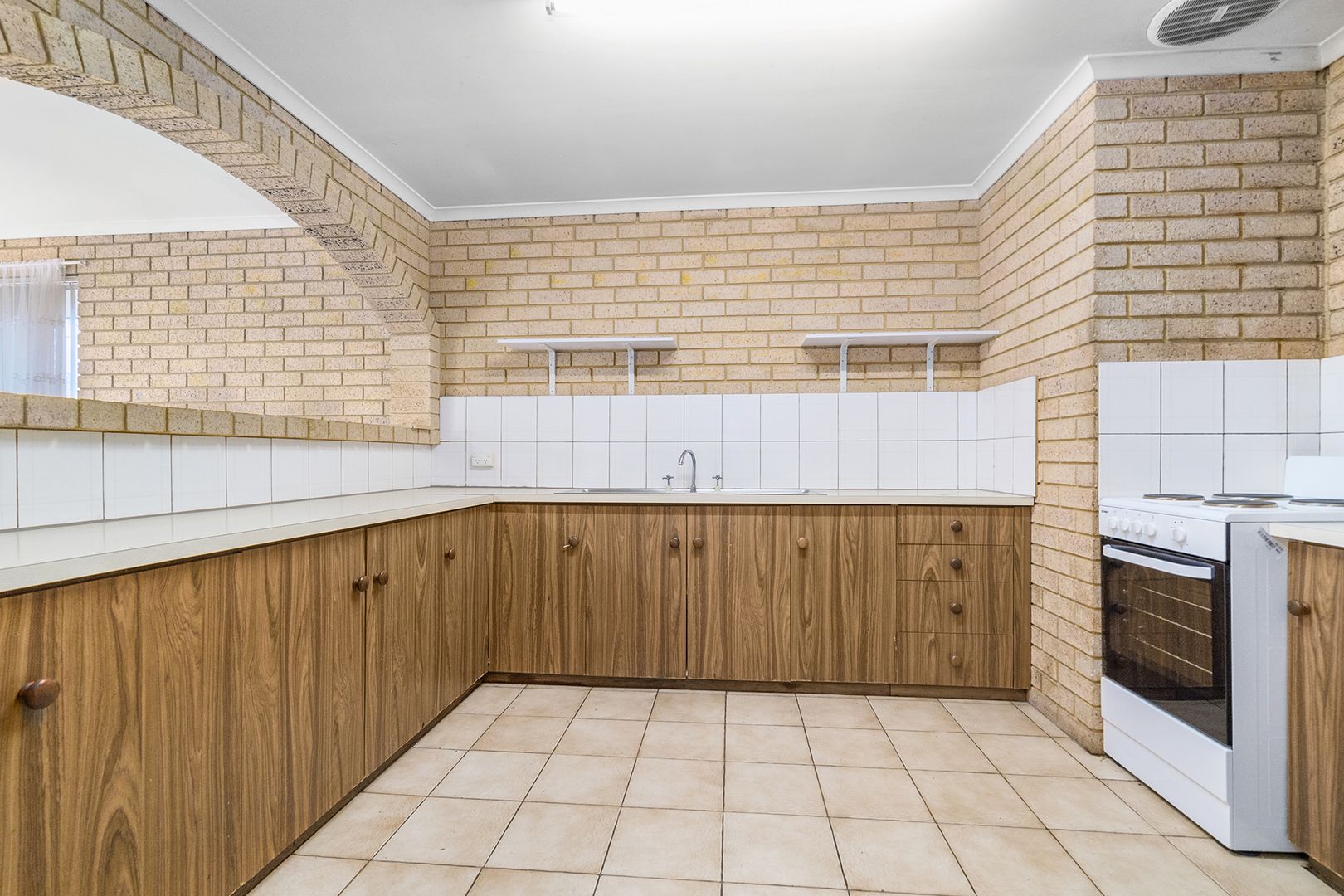 2/23 Archer Street, Utakarra WA 6530, Image 2