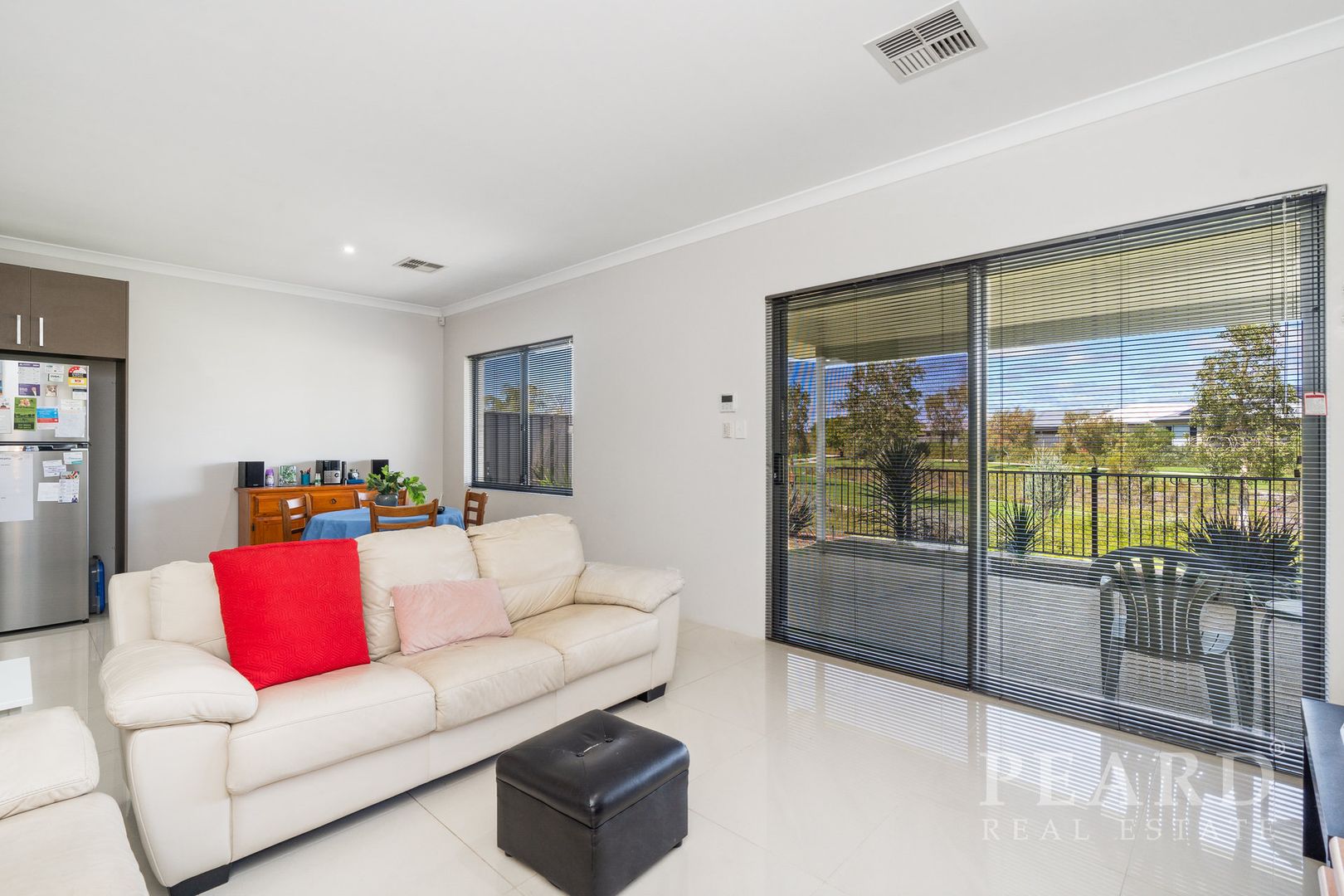 90 Fairweather Drive, Piara Waters WA 6112, Image 2