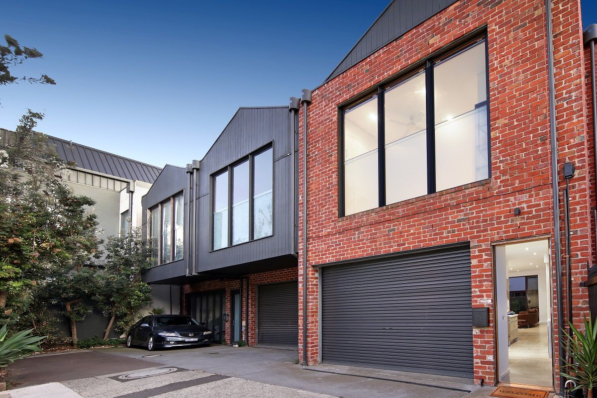 2 bedrooms Townhouse in 34 Staunton Lane GLEN IRIS VIC, 3146