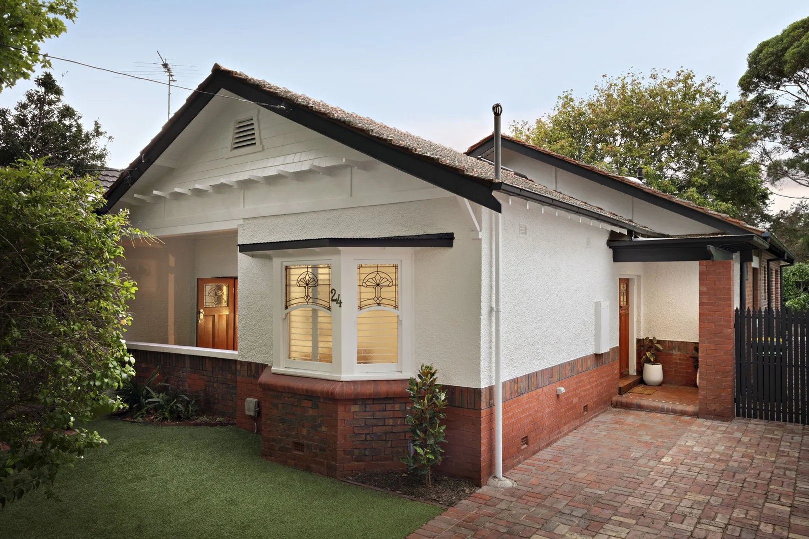 24 Rothesay Avenue, Elwood VIC 3184