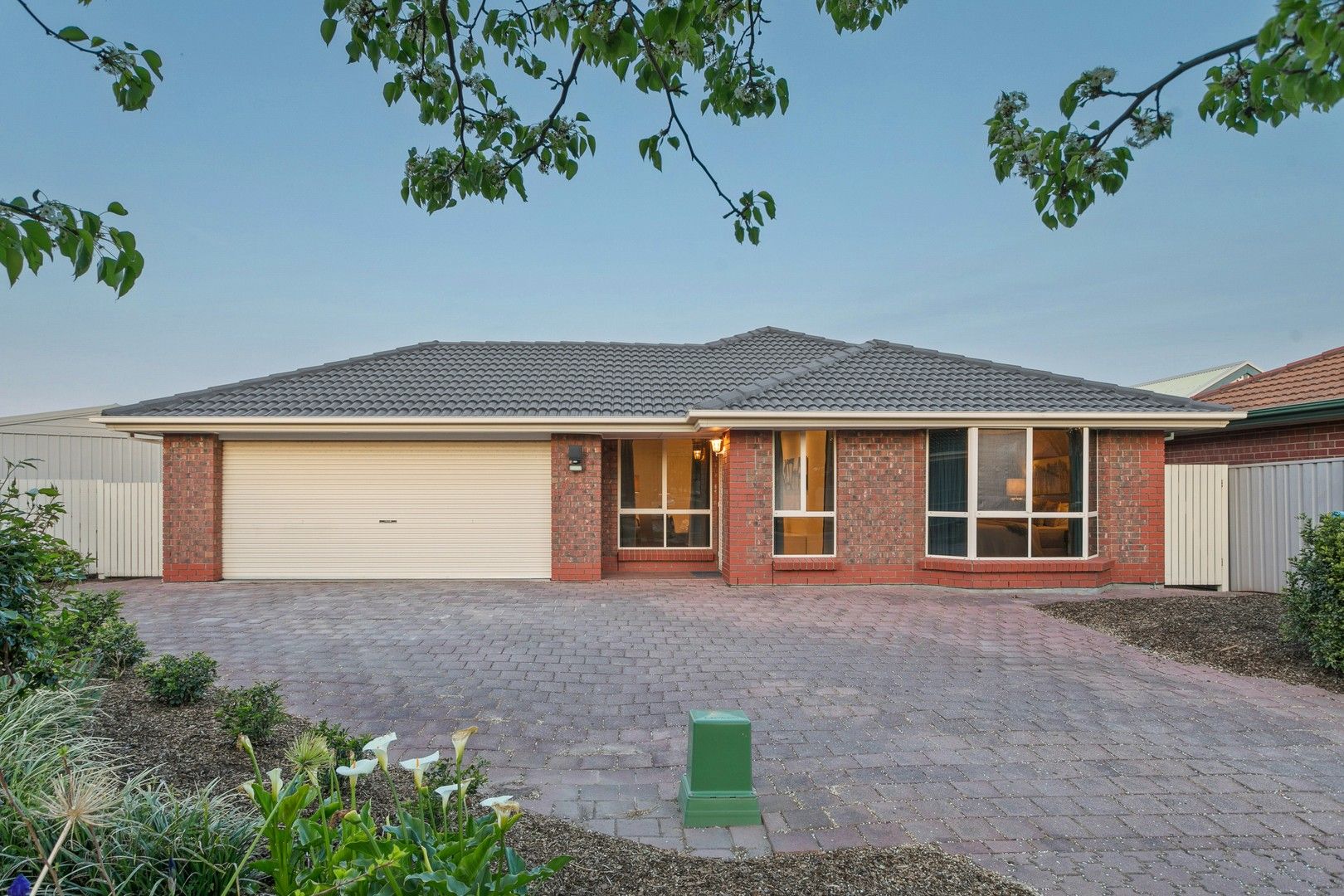 4 bedrooms House in 12 Westbury Court OAKDEN SA, 5086