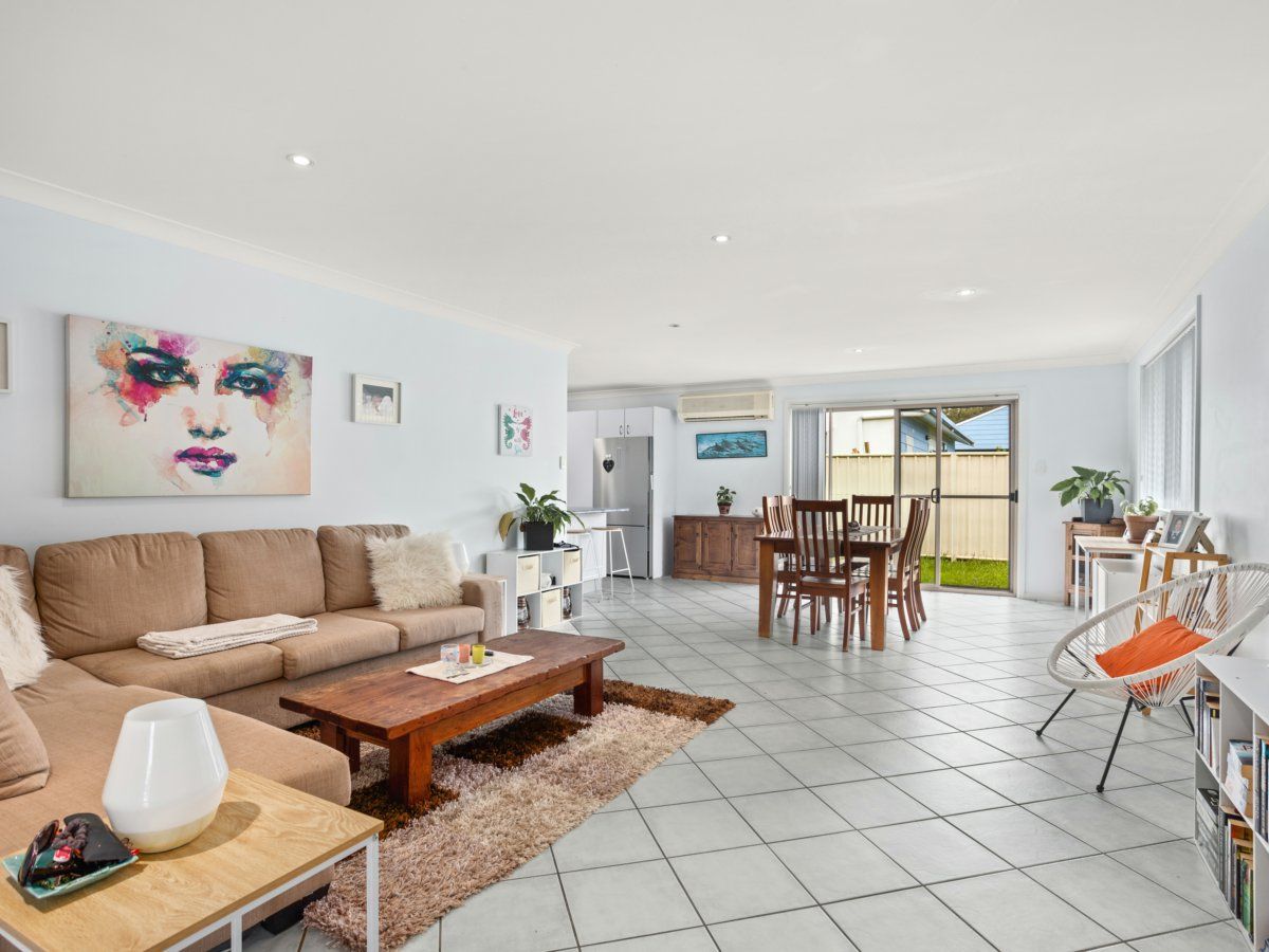 2/16 Waterman Street, Old Bar NSW 2430, Image 1