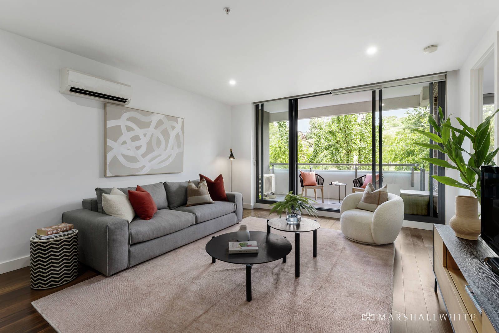 2 bedrooms Apartment / Unit / Flat in 115/201 Whitehorse Road BALWYN VIC, 3103