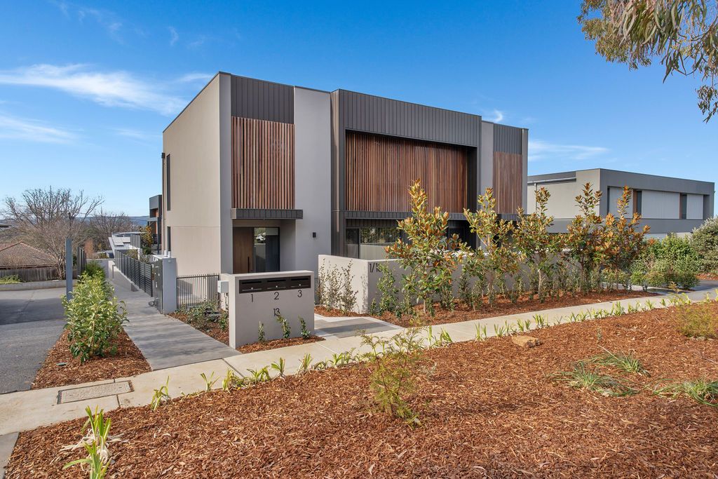 4 bedrooms Townhouse in 1-3/13 Lindsay Street NARRABUNDAH ACT, 2604