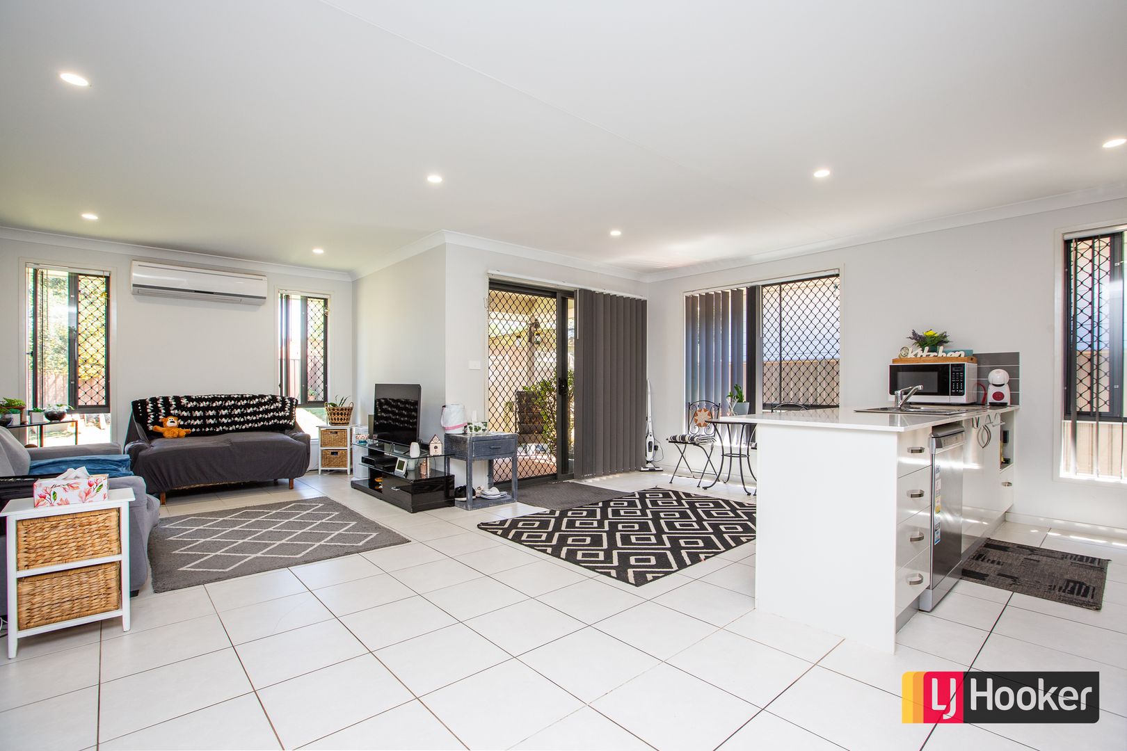 7 Mountview Crescent, Oxley Vale NSW 2340, Image 2