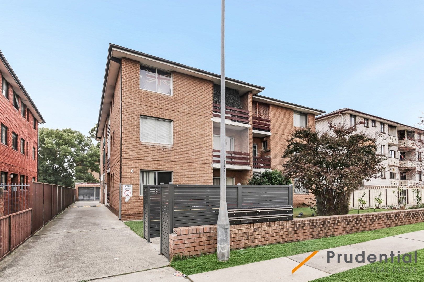 2/6 Goulburn Street, Warwick Farm NSW 2170, Image 0