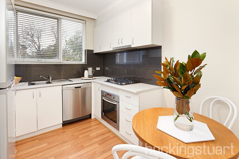 9/27 York Street, St Kilda West VIC 3182, Image 2