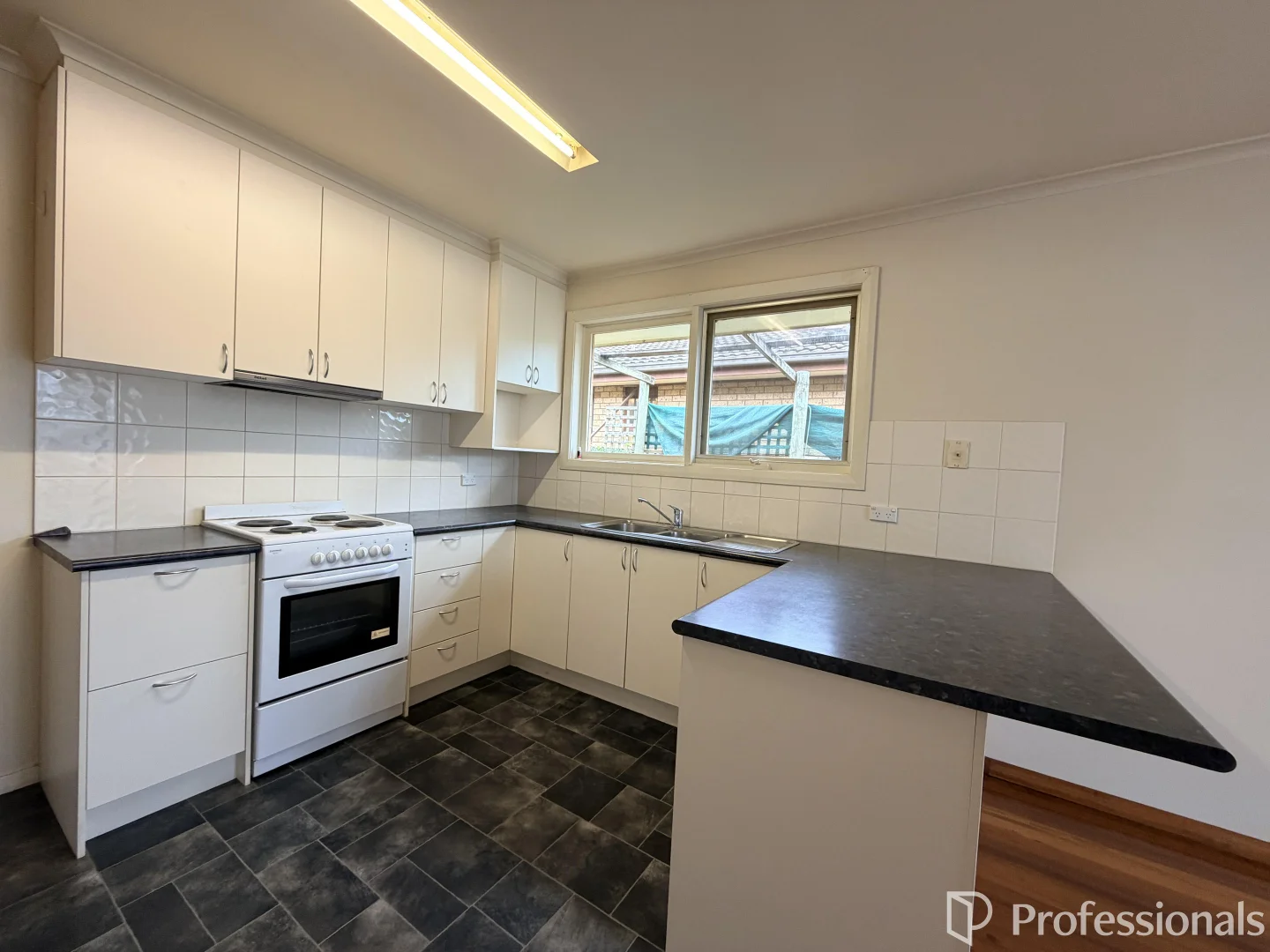 Additional image 4 of 1 Hewett Court, Hamilton VIC 3300