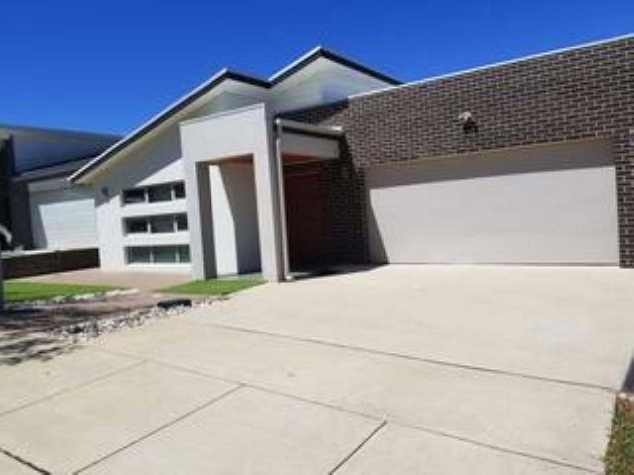 4 bedrooms House in 22 Starcevich Crescent JACKA ACT, 2914