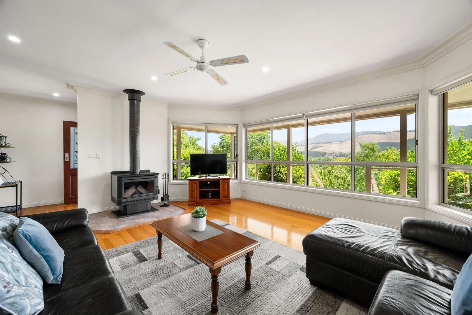 Additional image 5 of 1 James Close, Bright VIC 3741