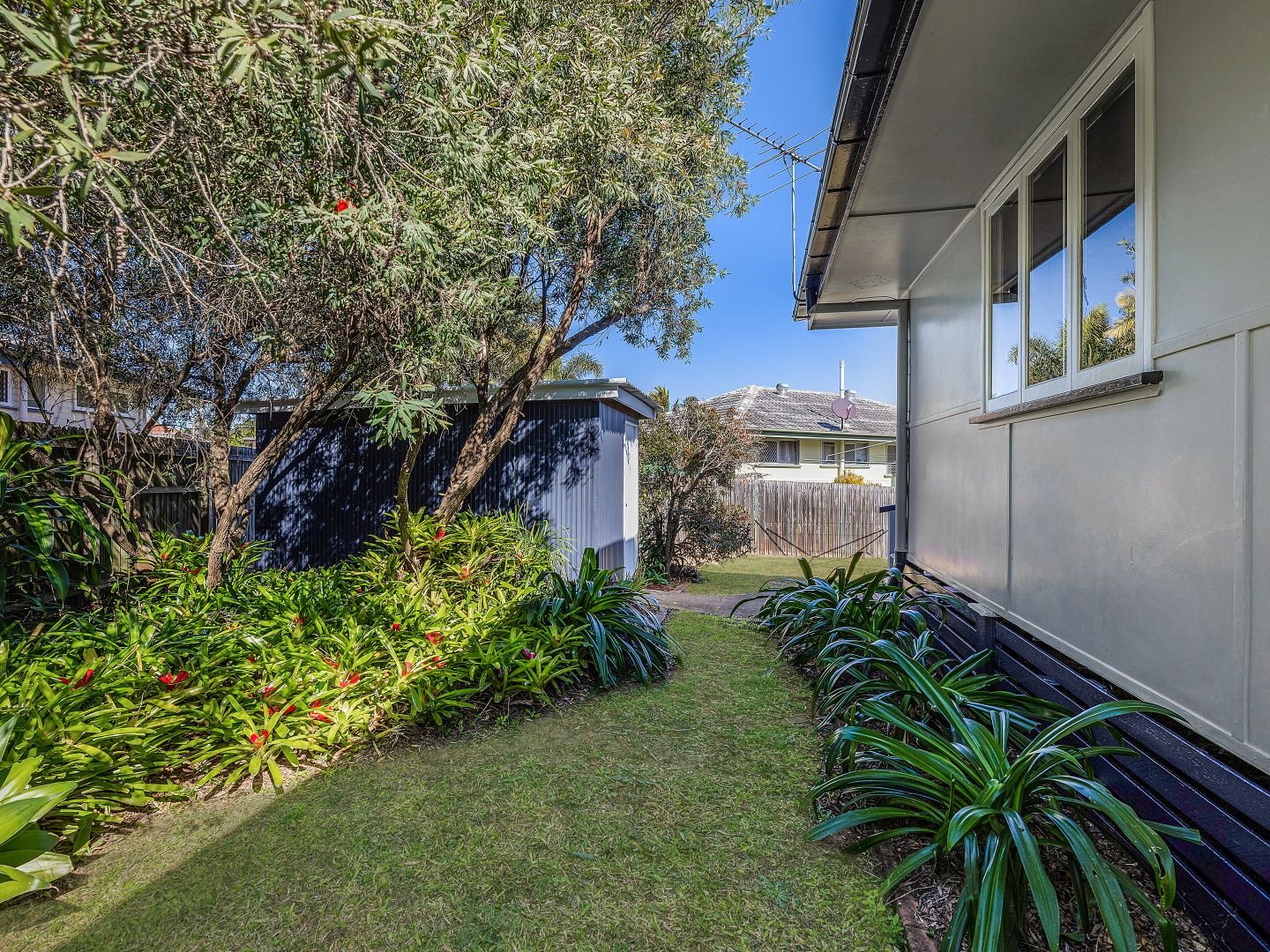 6 Coverack Street, Leichhardt QLD 4305, Image 2