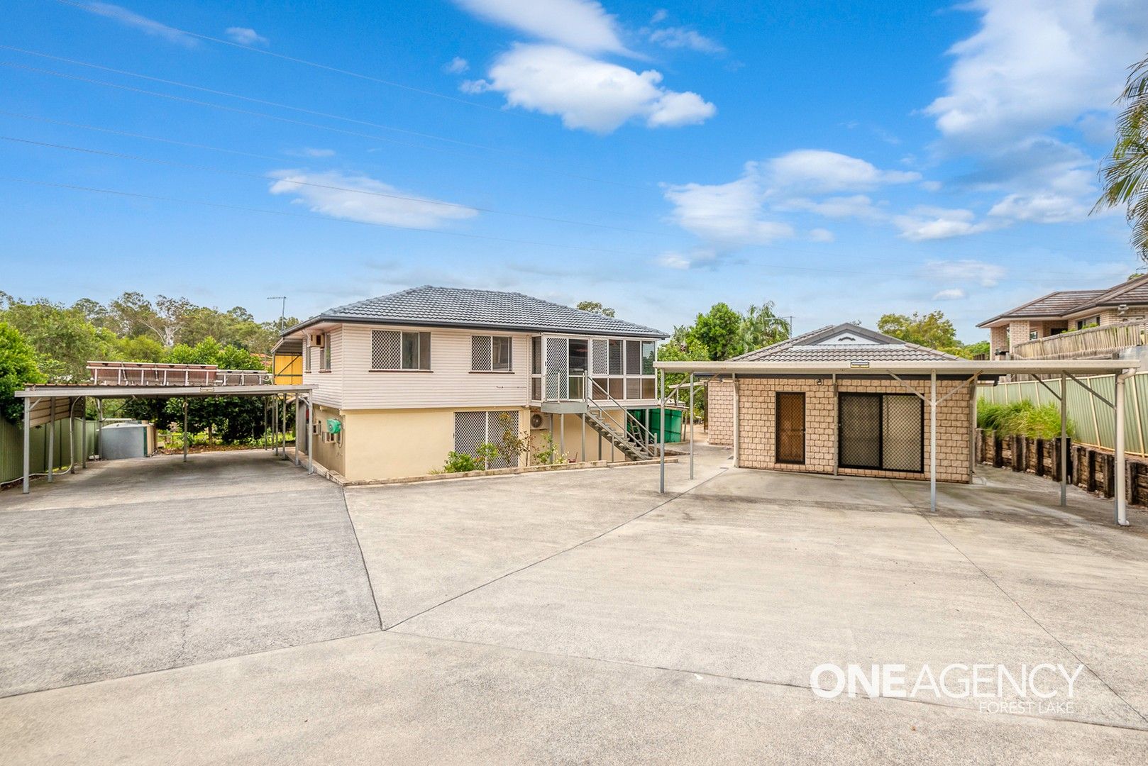 6 bedrooms House in 14 Coomaroo St DURACK QLD, 4077