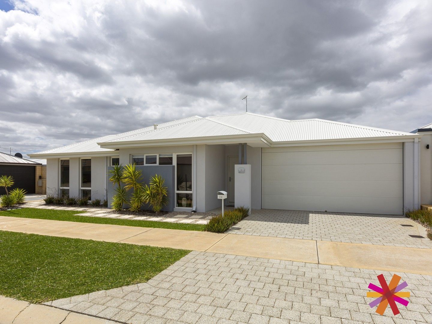 24 McPhee Road, Hammond Park WA 6164, Image 0