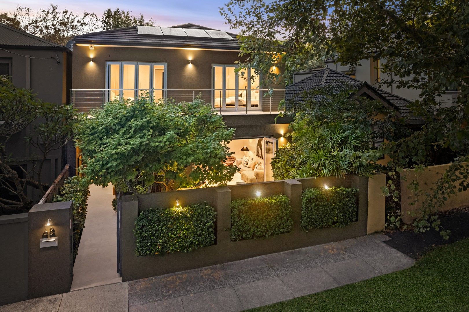 4 bedrooms House in 68 Epping Road DOUBLE BAY NSW, 2028