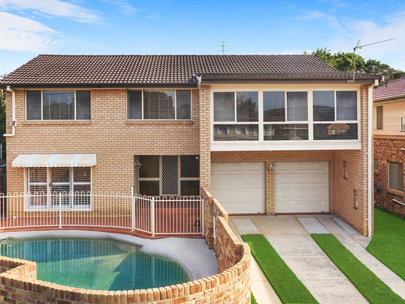 8 Bayside Drive, Green Point NSW 2251