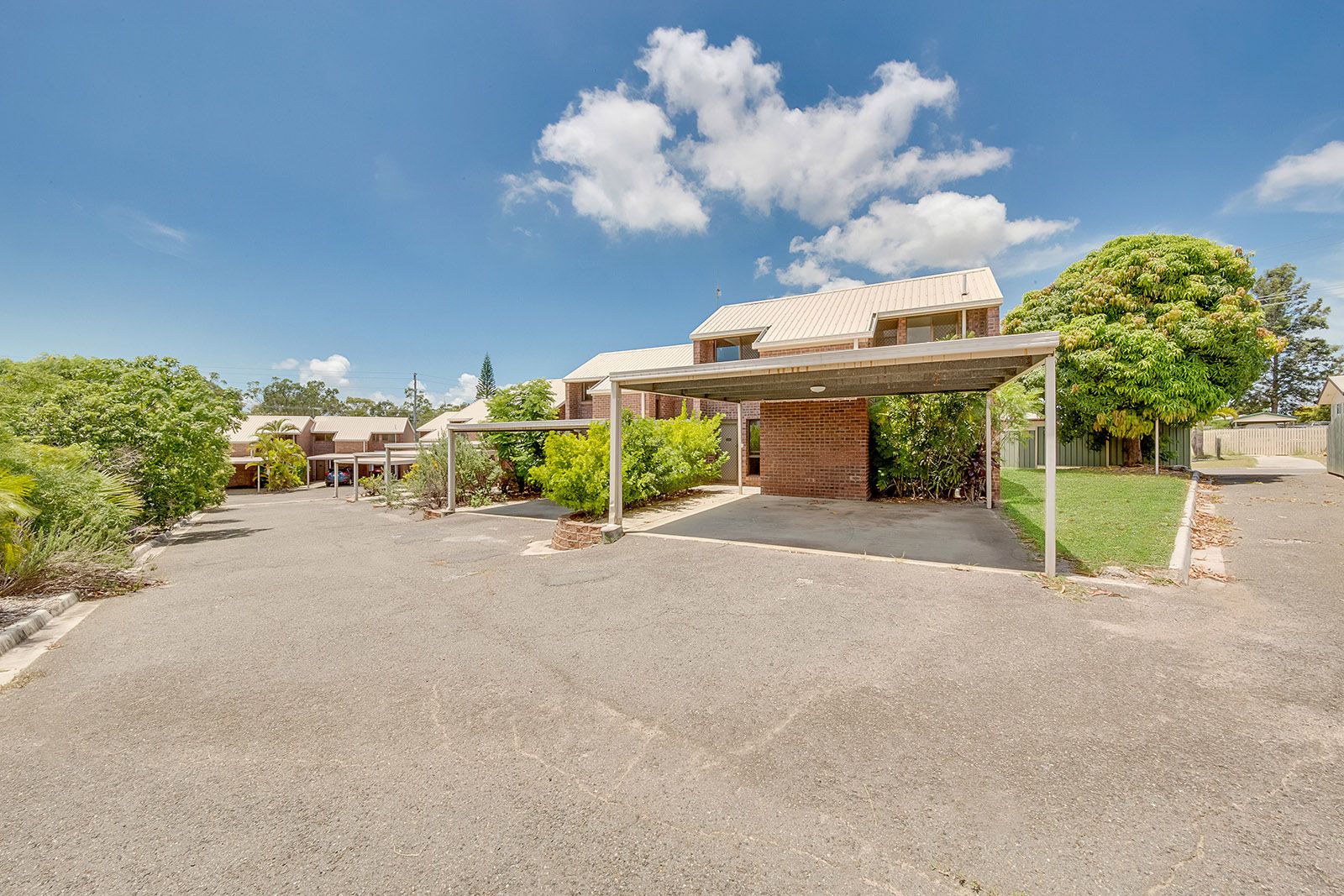 2 bedrooms Apartment / Unit / Flat in 5/5 Luscombe Court NEW AUCKLAND QLD, 4680