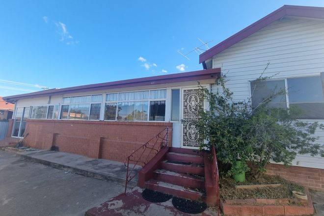 Picture of 3 Coronation Avenue, PARKES NSW 2870