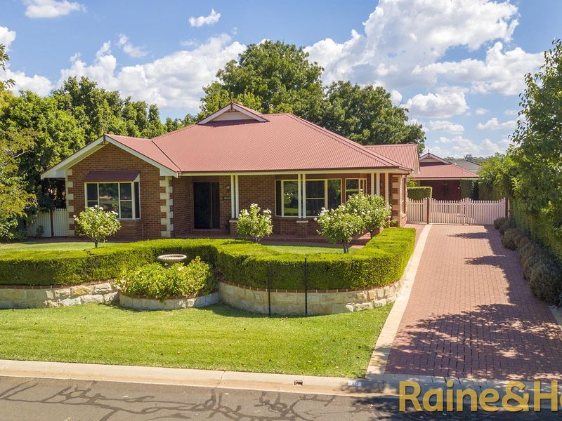 17 Hillcrest Place, Dubbo NSW 2830, Image 1