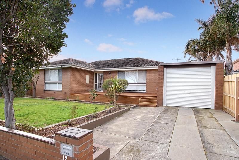 19 Farm Road, Cheltenham VIC 3192 House For Rent 495 Domain