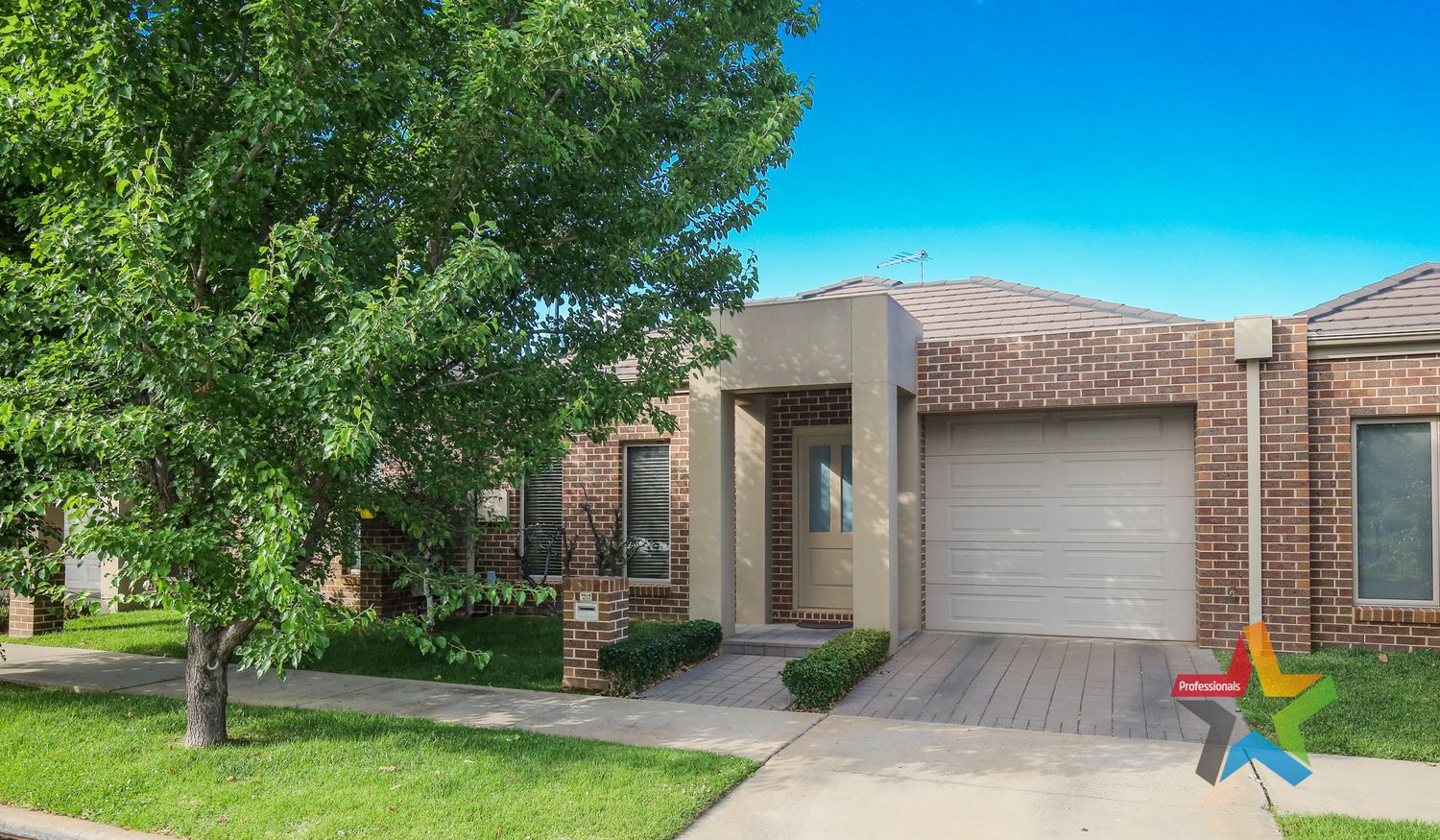 Villa 2/11 Rosemont Avenue, Mildura VIC 3500, Image 1