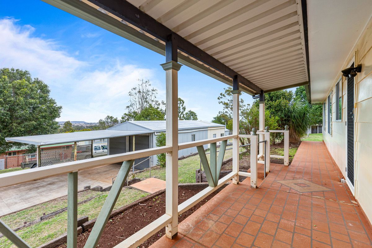 15 Hillview Crescent, Gowrie Junction QLD 4352, Image 2