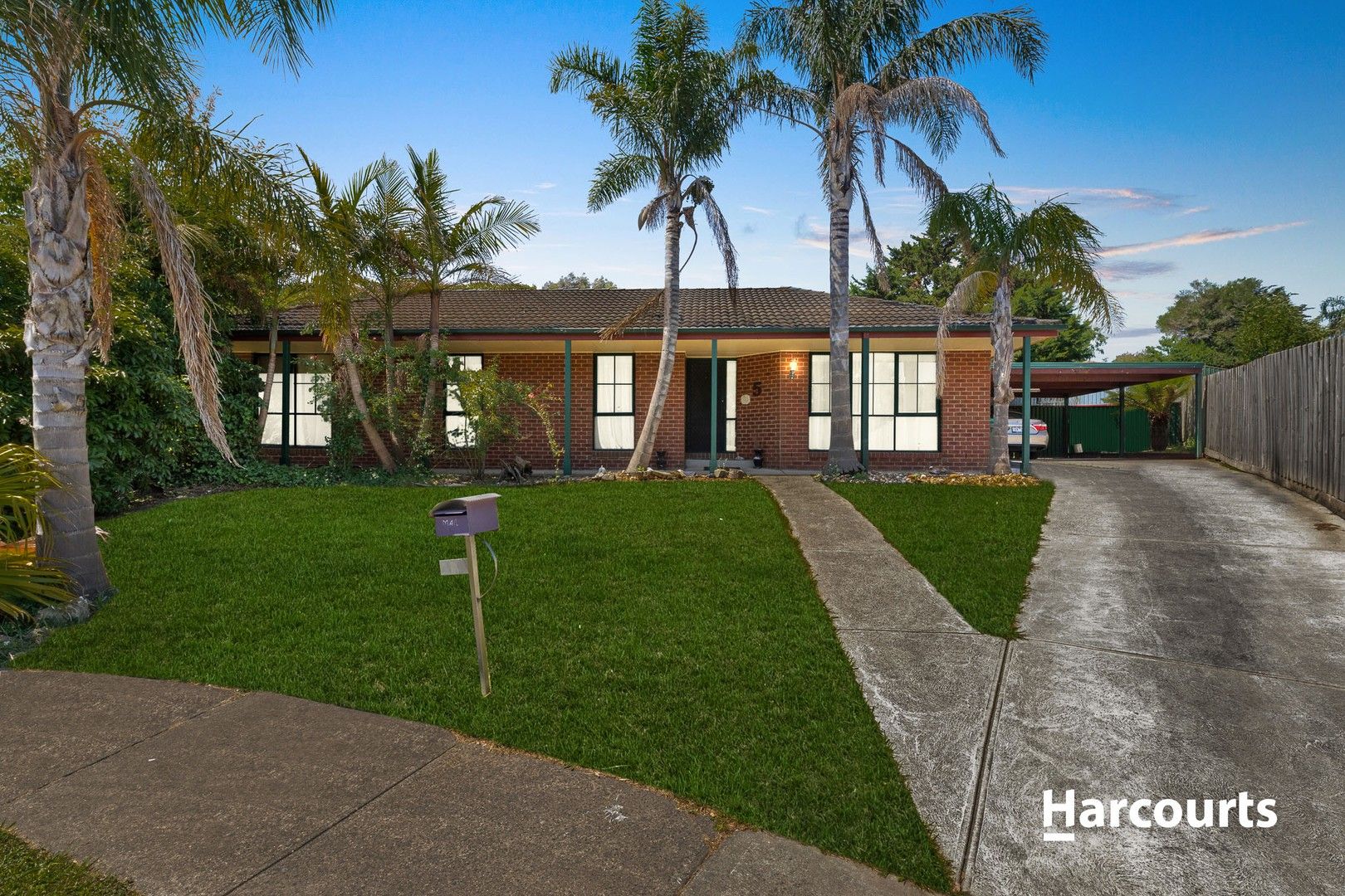 3 bedrooms House in 5 Malcolm Crt PAKENHAM VIC, 3810