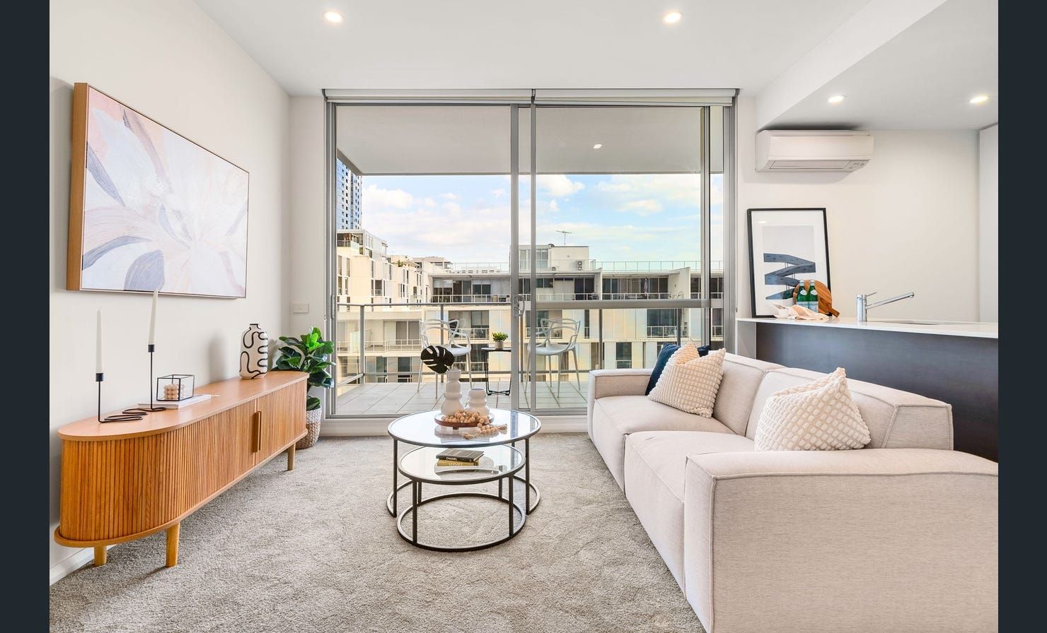 1 bedrooms Apartment / Unit / Flat in 411/43 Shoreline Drive RHODES NSW, 2138