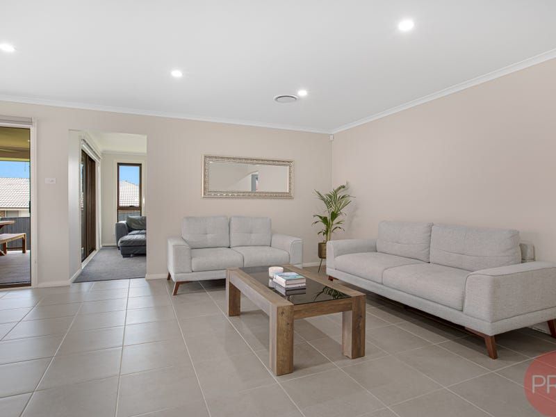 3 Medlar Circuit, Gillieston Heights NSW 2321, Image 2