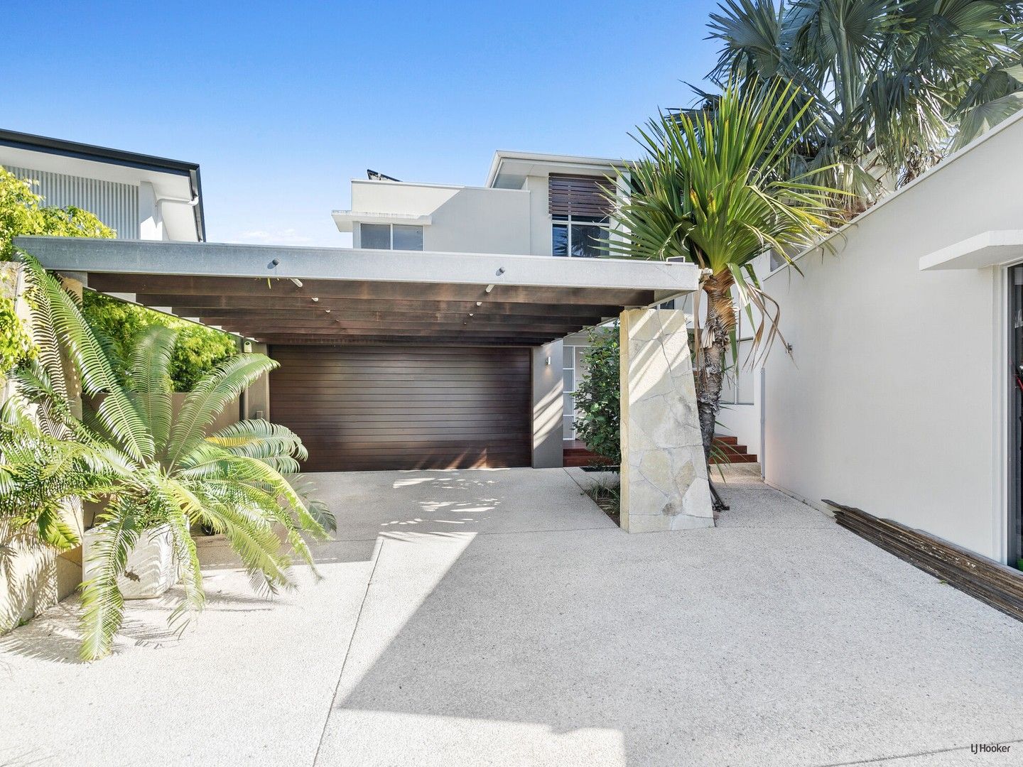 3 bedrooms Duplex in 1/86 Parnki Parade PALM BEACH QLD, 4221