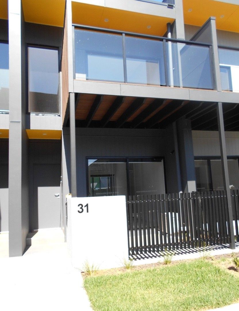 2 bedrooms Townhouse in 31 Gorman Drive MILL PARK VIC, 3082