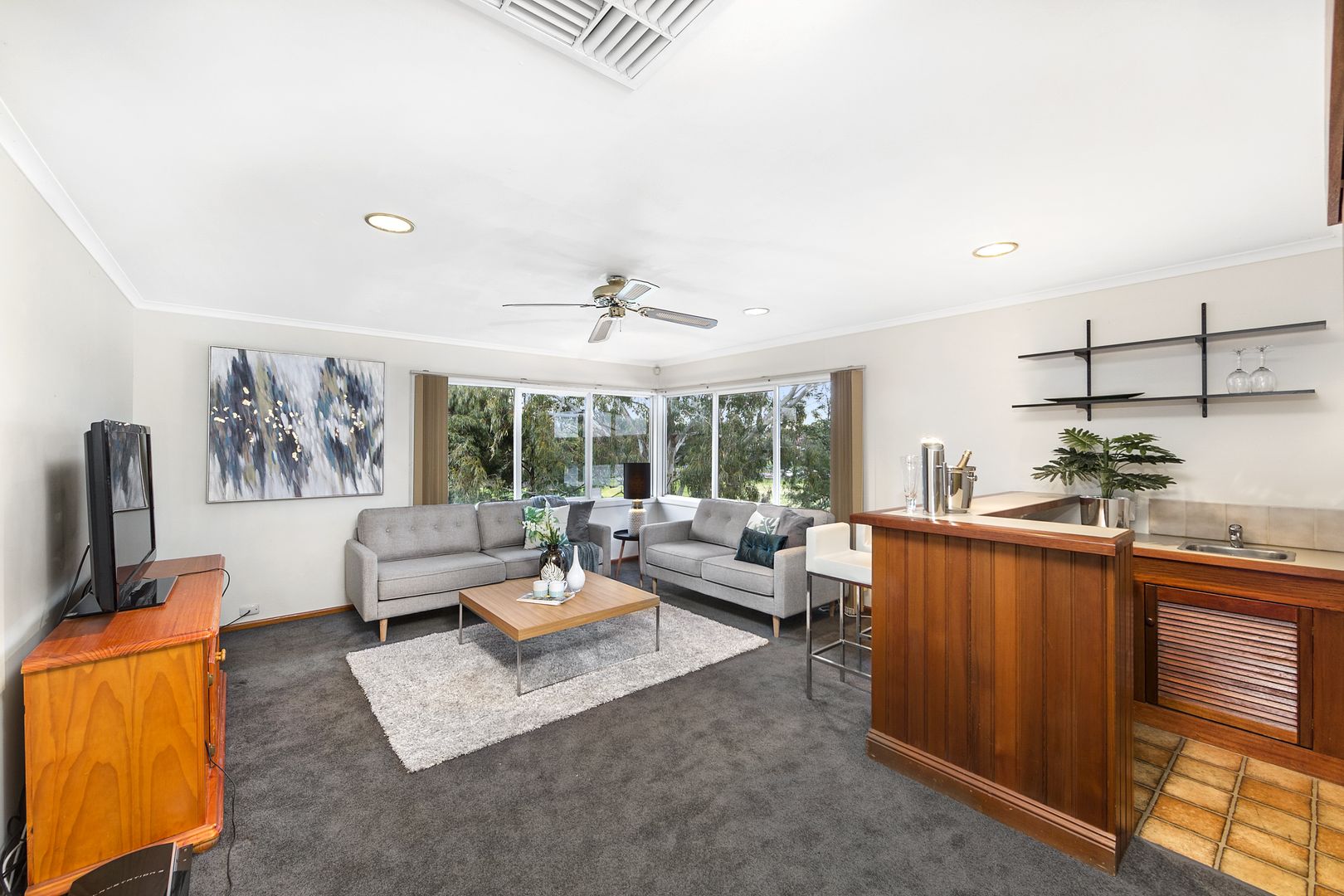 96 Vicki Street, Forest Hill VIC 3131, Image 2