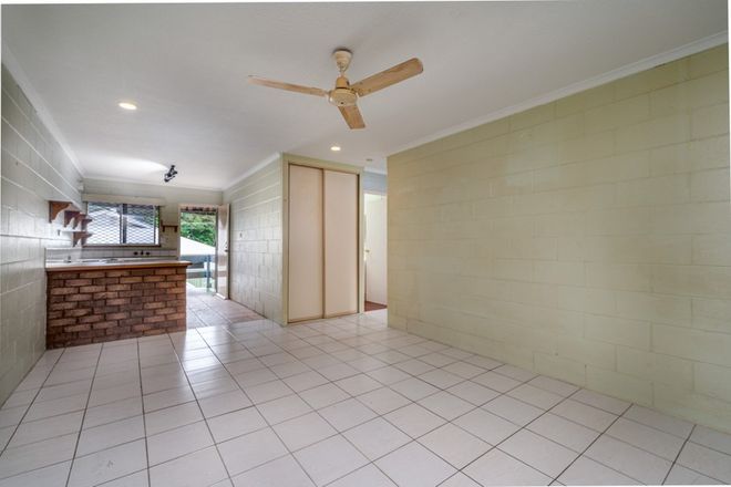 Picture of 4/29 Bouganvillea Street, HOLLOWAYS BEACH QLD 4878