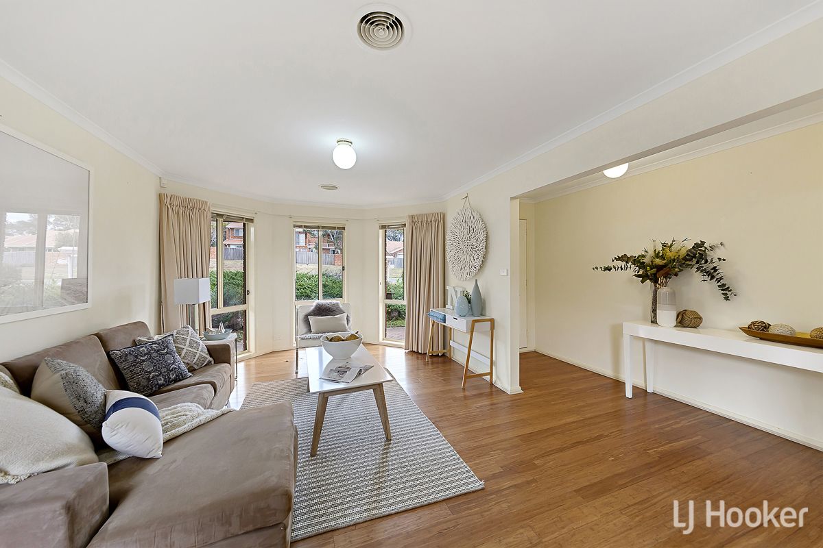 44 Sugarloaf Circle, Palmerston ACT 2913, Image 2