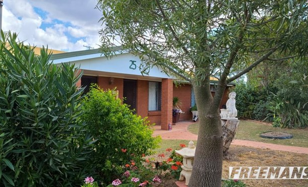 25 Wills Street West, Nanango QLD 4615