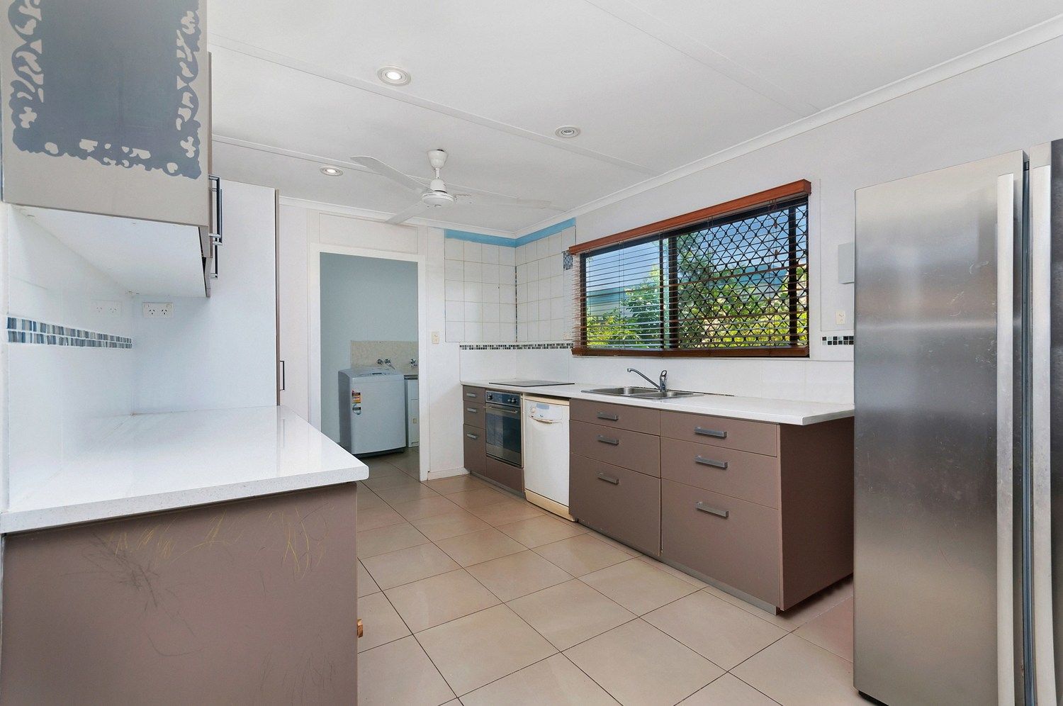 15 Veivers Close, Westcourt QLD 4870, Image 2