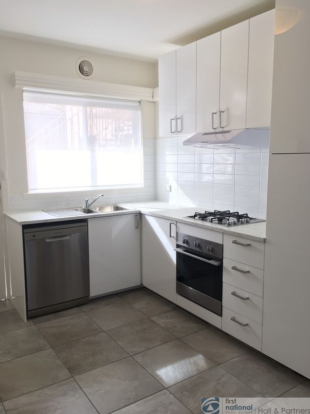 2 bedrooms Apartment / Unit / Flat in 1/15 Birdwood Avenue DANDENONG VIC, 3175