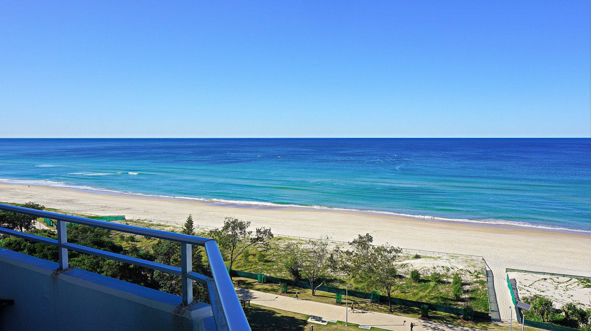 1 bedrooms Apartment / Unit / Flat in 3458 Main Beach Parade MAIN BEACH QLD, 4217