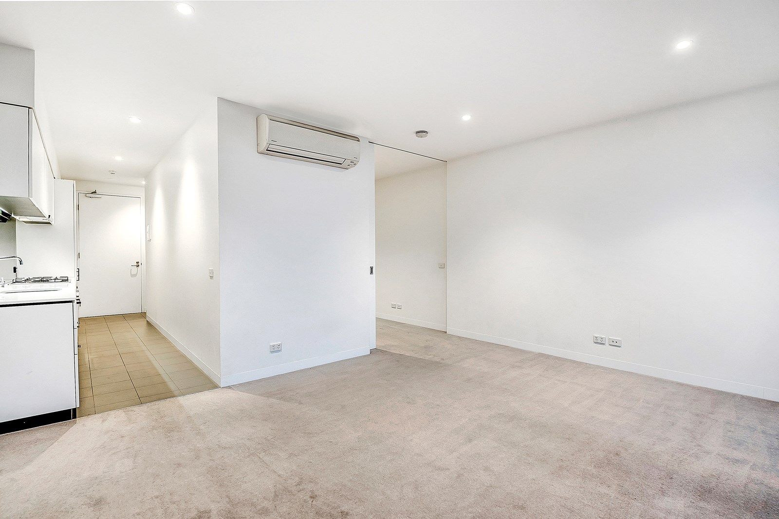 602/255 Racecourse Road, Kensington VIC 3031, Image 2