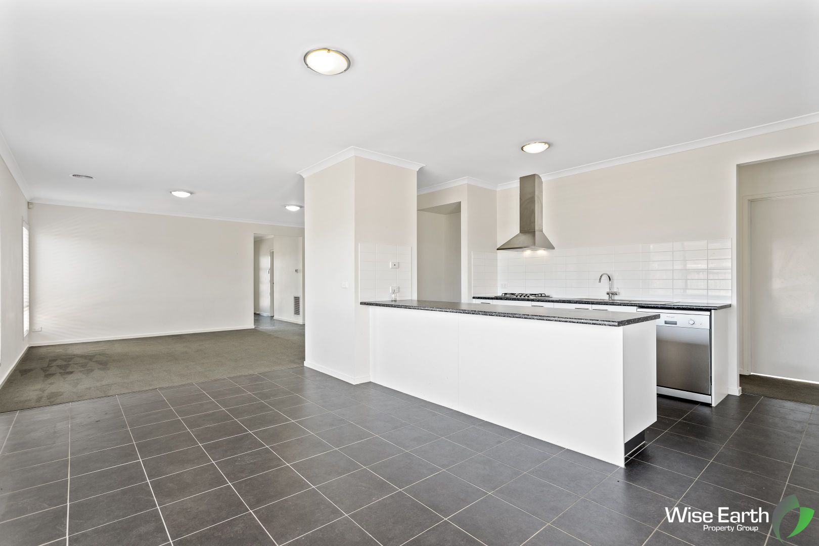 33 Beachside Cres, Point Cook VIC 3030, Image 2